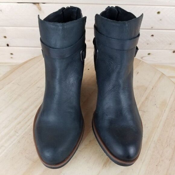 Korks 6.5 US  Black Leather Suede Contrast Stacked Heel Bootie Boot Back Zip NEW - Picture 2 of 12
